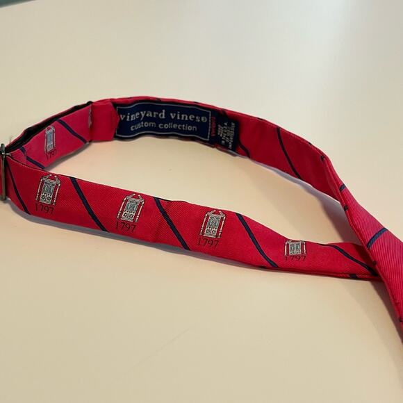 Vineyard Vines Custom Collection Silk Bow Tie 1797 Red Blue Stripe Academia - Picture 2 of 6